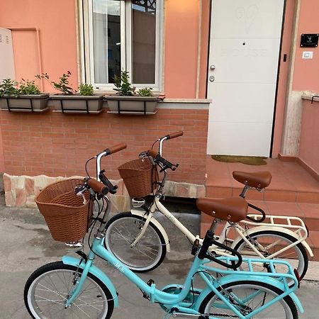 Flyhouse Fiumicino Bed and Breakfast Buitenkant foto
