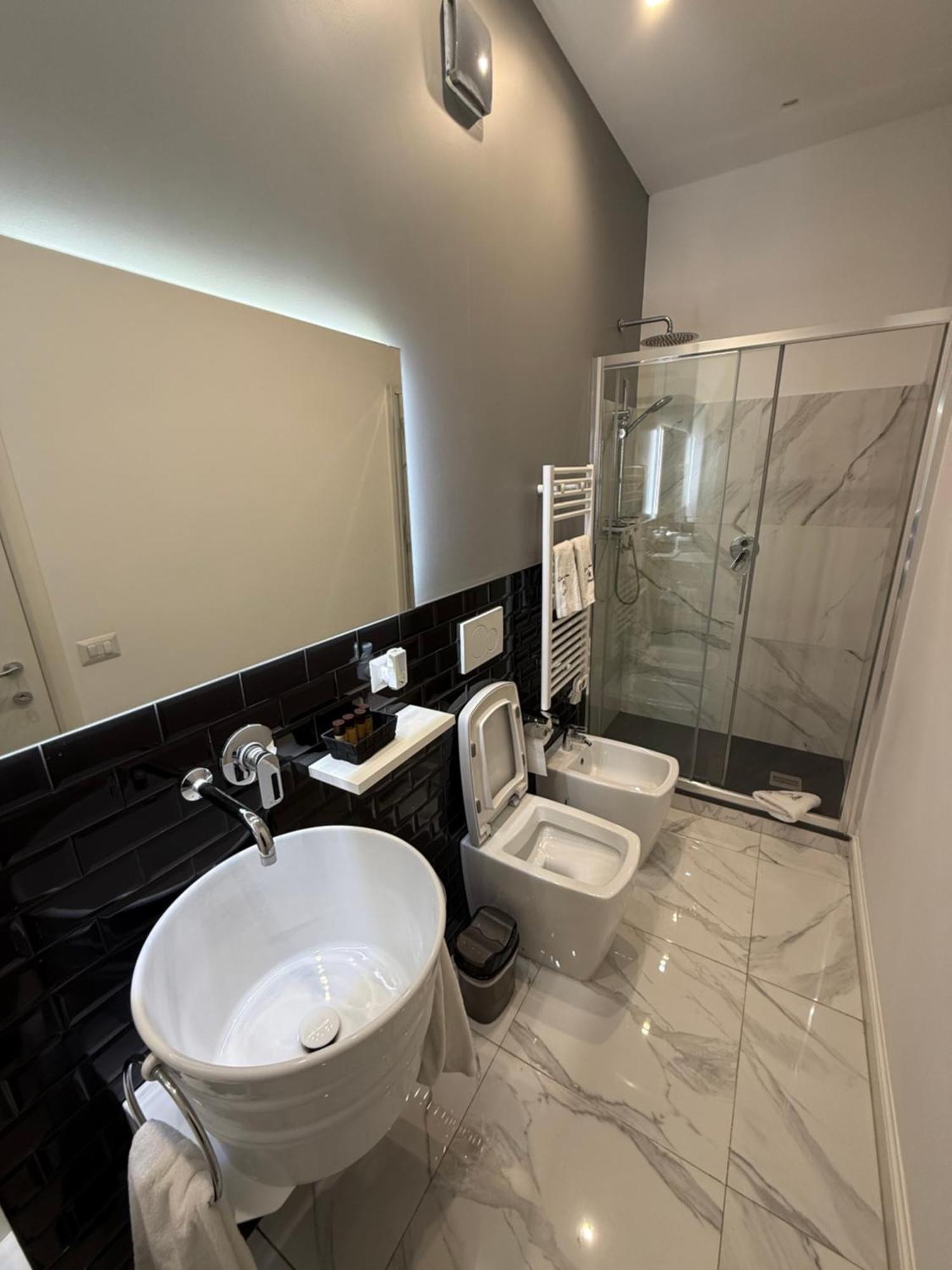 Flyhouse Fiumicino Bed and Breakfast Buitenkant foto